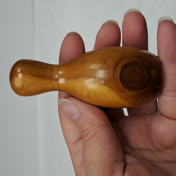 Vintage wood bowling pin and ball salt and pepper set - Picture 5 of 9